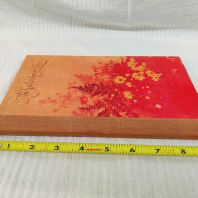 1971 THE SPLENDOR OF LOVE by HALLMARK CARDS