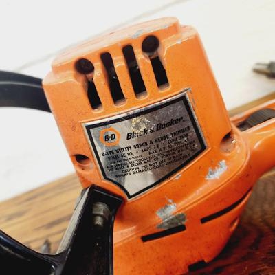BLACK & DECKER HEDGE TRIMMER #2