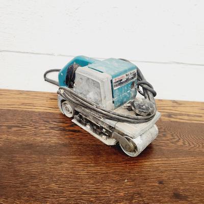 MAKITA BELT SANDER MODEL # 9401