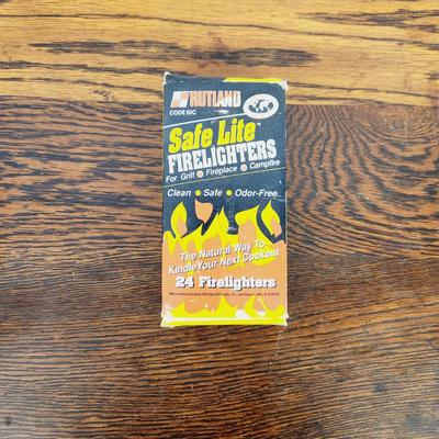 NEW SAFELIGHT FIRE LIGHTERS BOX