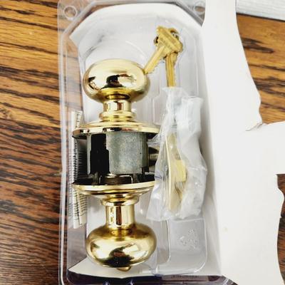 NEW SCHLAGE KEYED ENTRY DOOR HANDLE