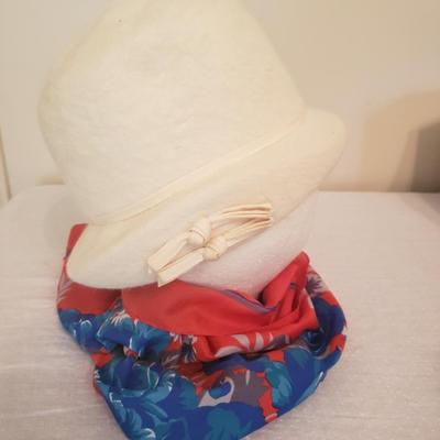 Vintage Merrimac Merri Soie wool felt cloche hat