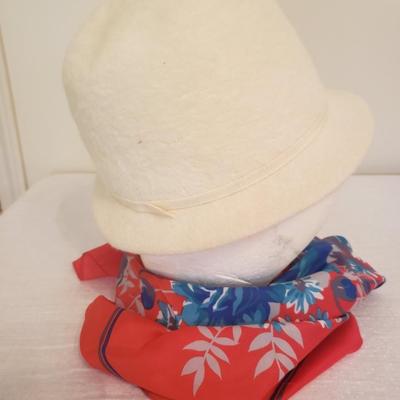 Vintage Merrimac Merri Soie wool felt cloche hat