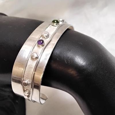 Navajo Made Amethyst And Peridot 925 Bracelet