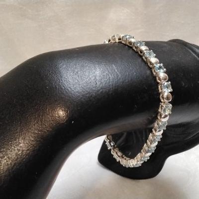 Captivating Aquamarine 7" 925 Bracelet
