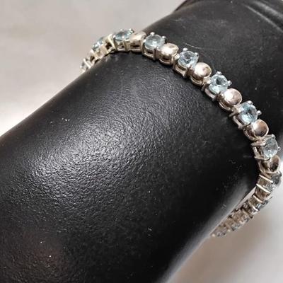 Captivating Aquamarine 7" 925 Bracelet