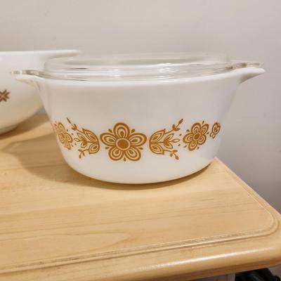 3 Vintage Pyrex Bowl  2 with Lids Butterfly, Town & Country