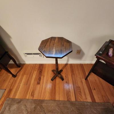 Small Pedestal Table with cover