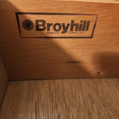 Broyhill 5 Drawer Dresser 40x19x55