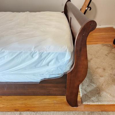 Broyhill Queen Bed with Serta  Mattress and Box Spring