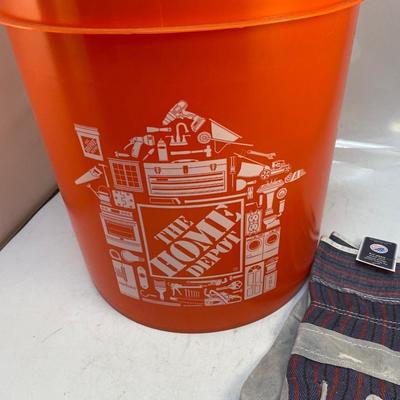 5 Gallon Home Depot Bucket with Lid New Work Gloves and 25' Measuring Tape
