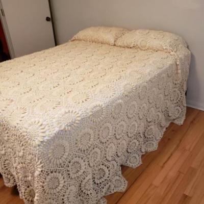 Vintage 1955 HAND CROCHET full size bedspread