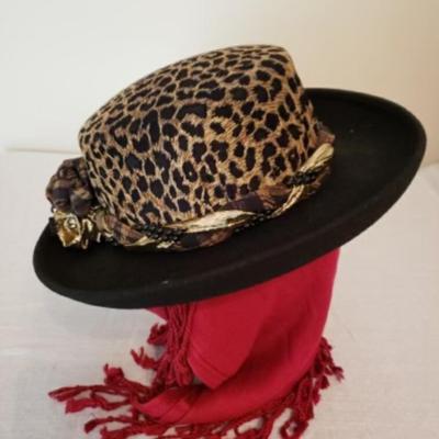 Women's wool felt black fedora hat with Leopard print overlay