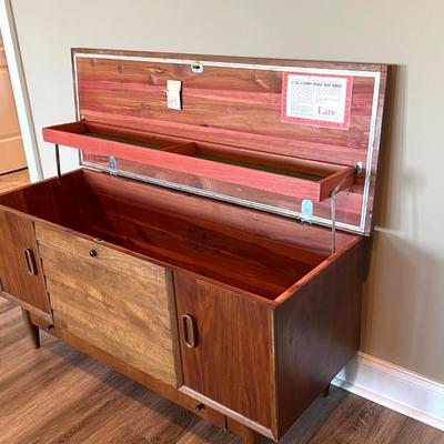 LANE Mid-century Modern Lane Cedar Chest  **Read Details