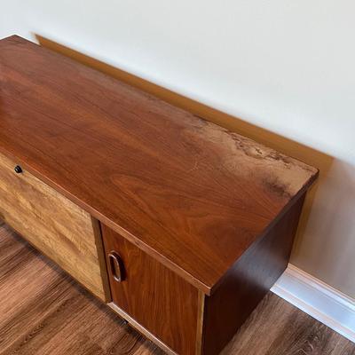 LANE Mid-century Modern Lane Cedar Chest  **Read Details