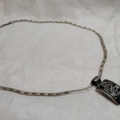 Silpada Medallion On Milor Herringbone Italian 24" Necklace