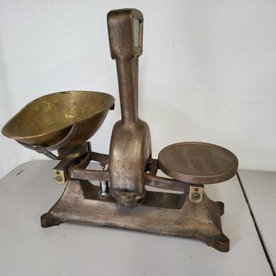 Antique Cast Iton Counter Top Store Scale