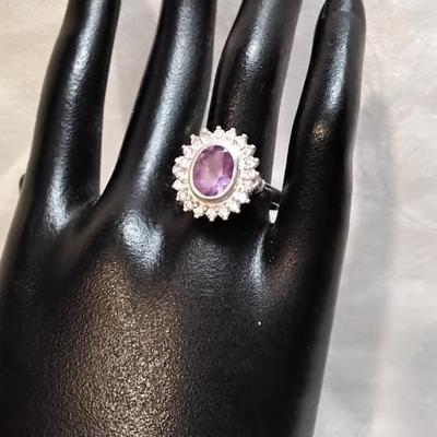 Vintage Amethyst Surrounded By White Sapphires 925 Ring Size 9