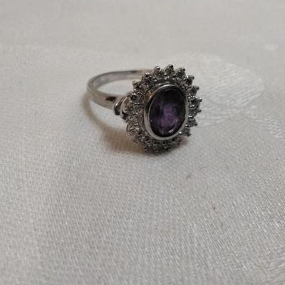 Vintage Amethyst Surrounded By White Sapphires 925 Ring Size 9