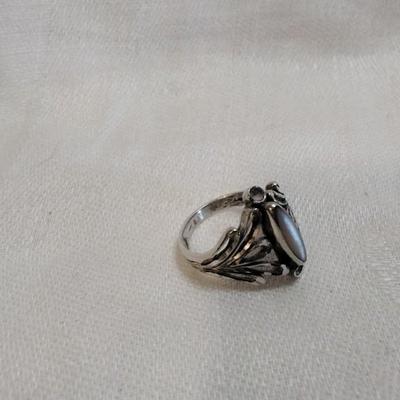 Vintage Mother Of Pearl 925 Ring Size 5