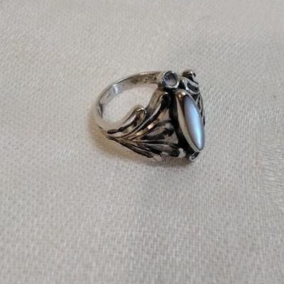Vintage Mother Of Pearl 925 Ring Size 5