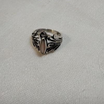 Vintage Mother Of Pearl 925 Ring Size 5