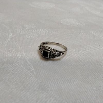 Vintage Onyx In A Gorgeous Band Size 6