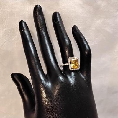 Citrine Surrounded By White Sapphires 925 Ring Size 7