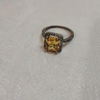 Citrine Surrounded By White Sapphires 925 Ring Size 7