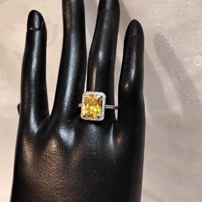 Citrine Surrounded By White Sapphires 925 Ring Size 7