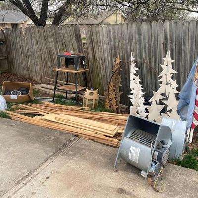 Lot 18: More Yard items Selection