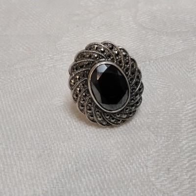 Large Marcasite Surrounded By Smaller Marcasites 925 Ring Size 4
