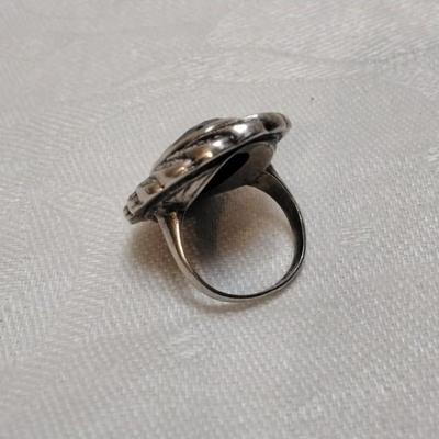 Large Marcasite Surrounded By Smaller Marcasites 925 Ring Size 4
