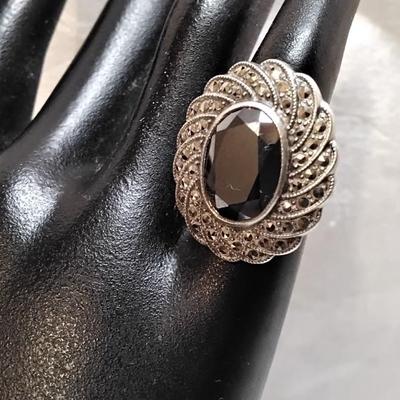 Large Marcasite Surrounded By Smaller Marcasites 925 Ring Size 4