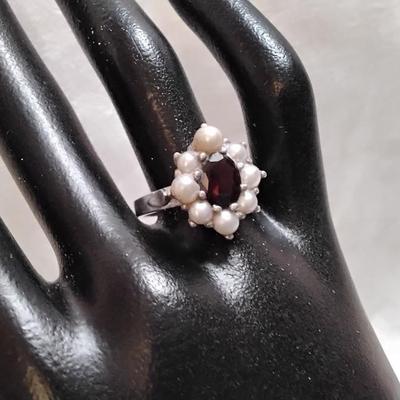 Vintage Garnet And Pearl 925 Ring Size 8.5