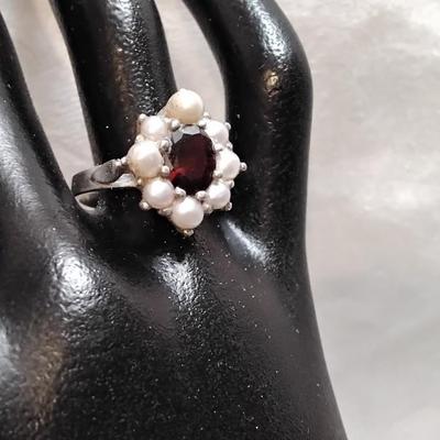 Vintage Garnet And Pearl 925 Ring Size 8.5