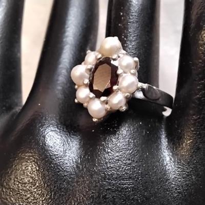Vintage Garnet And Pearl 925 Ring Size 8.5