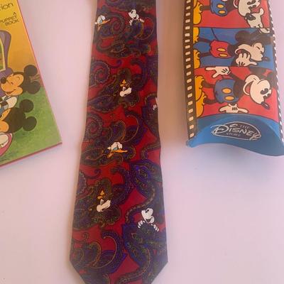 Mickey Mouse Takes a Vacation Puppet Book 1976 & 100% silk tie with box