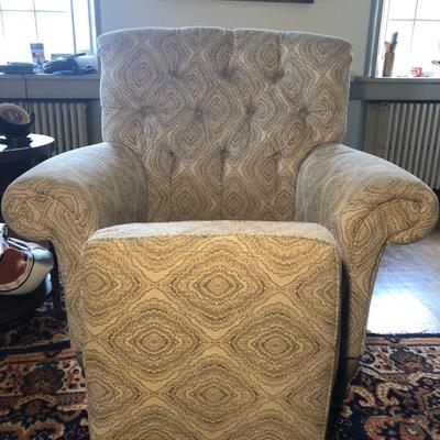 LOT 8M: Cristable Club Chair