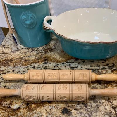 LOT:68G: Country Kitchen Set with Blue Oval Baking Dish, Blue Crock White Tart Pan Rolling Pins & More