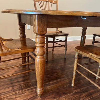 ASHLEY Kitchen 45â€ Round Kitchen Table W/Leaf