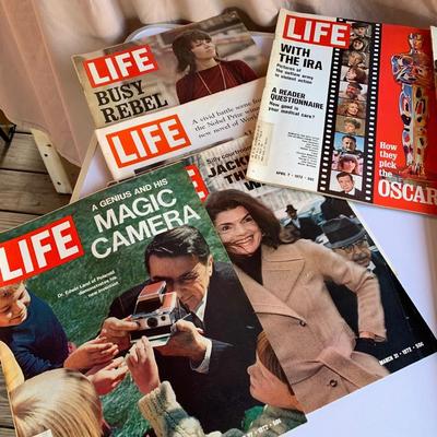 LIFE Magazine -14 magazines, 1-1971 & 13-1972