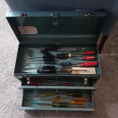 METAL CARRY TWO DRAWER TOOLBOX AND SCREW DRIVERS