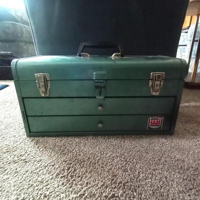 METAL CARRY TWO DRAWER TOOLBOX AND SCREW DRIVERS