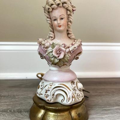 ANTIQUE VICTORIAN FEMALE PORCELAIN Lamp
