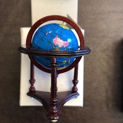 Dollhouse furniture
