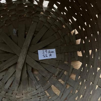 HUGE antique bushel basket â€“ B