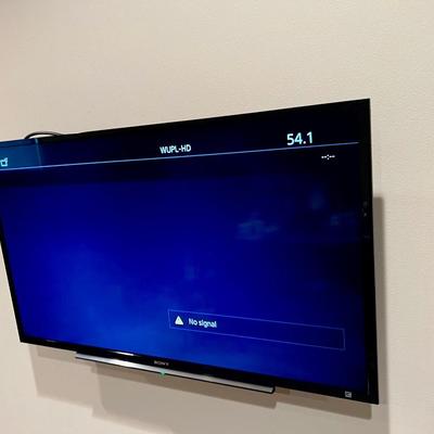 SONY 40â€ SMART TV with Remote & Wall Mount