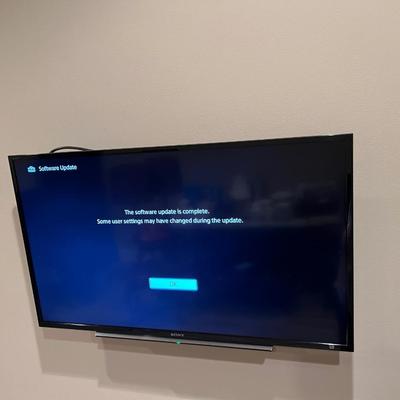 SONY 40â€ SMART TV with Remote & Wall Mount