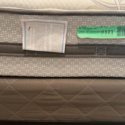 LIKE NEW SEALY QUEEN SIZE Mattress, Box Spring & Frame